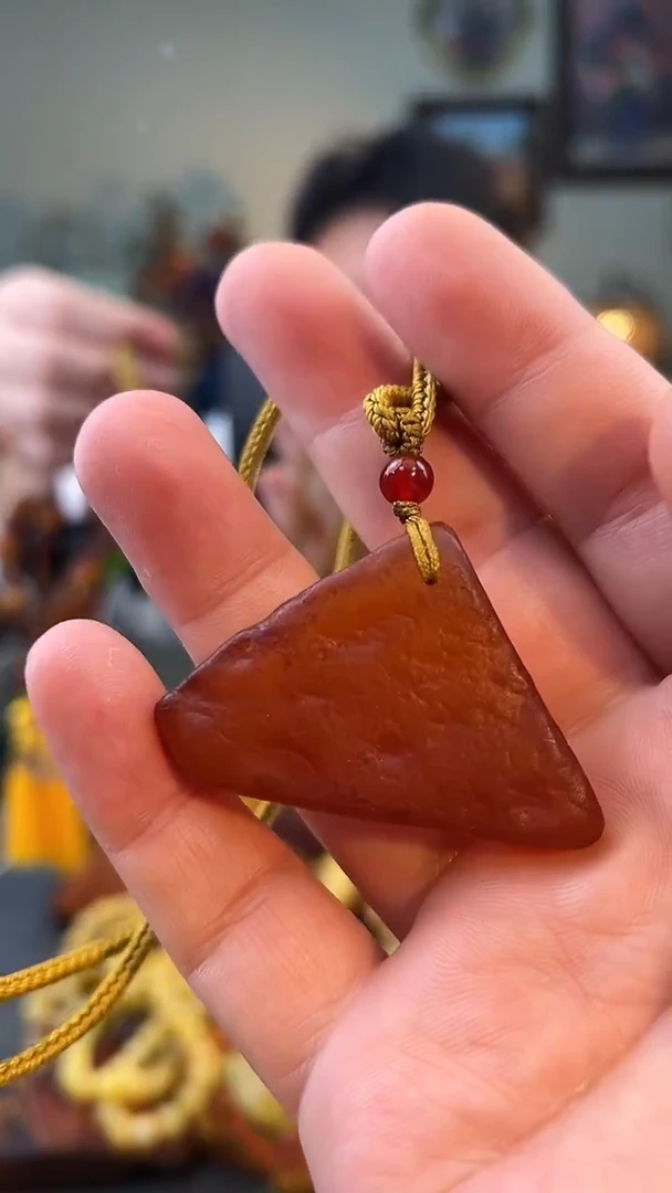 琥珀颈饰未镶嵌吊坠