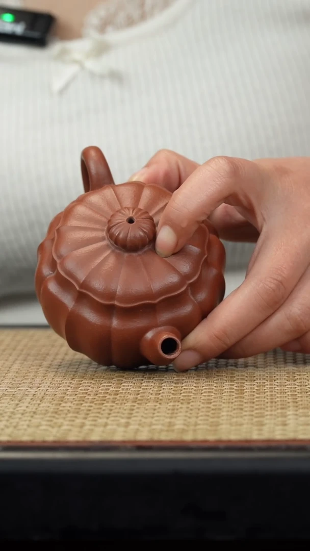 【闪购商品】紫砂茶壶生砂筋纹和韵170c