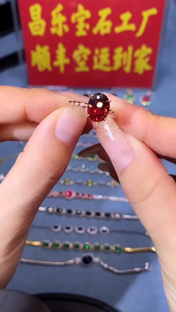 【闪购商品】石榴石戒指银S925镶嵌111111