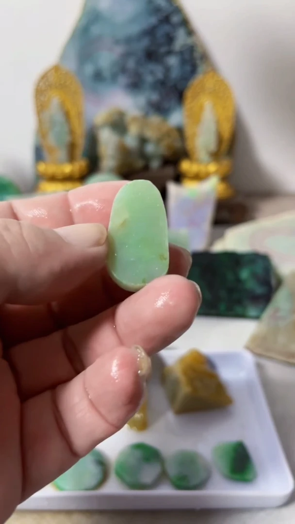 【闪购商品】翡翠吊坠(不含链)未镶嵌A424