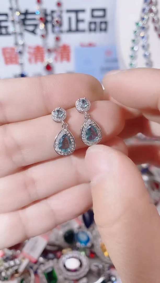 未镶嵌托帕石耳饰