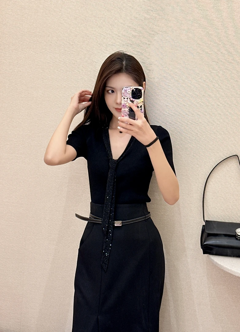 重工烫钻针织衫2025新款气质V领飘带法式优雅黑色小衫短袖上衣女