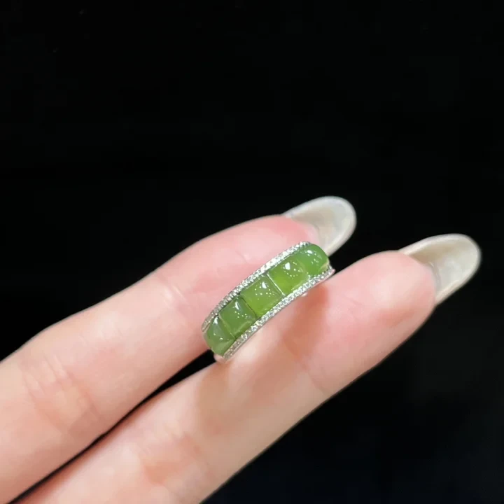 碧玉戒指碧玉戒指