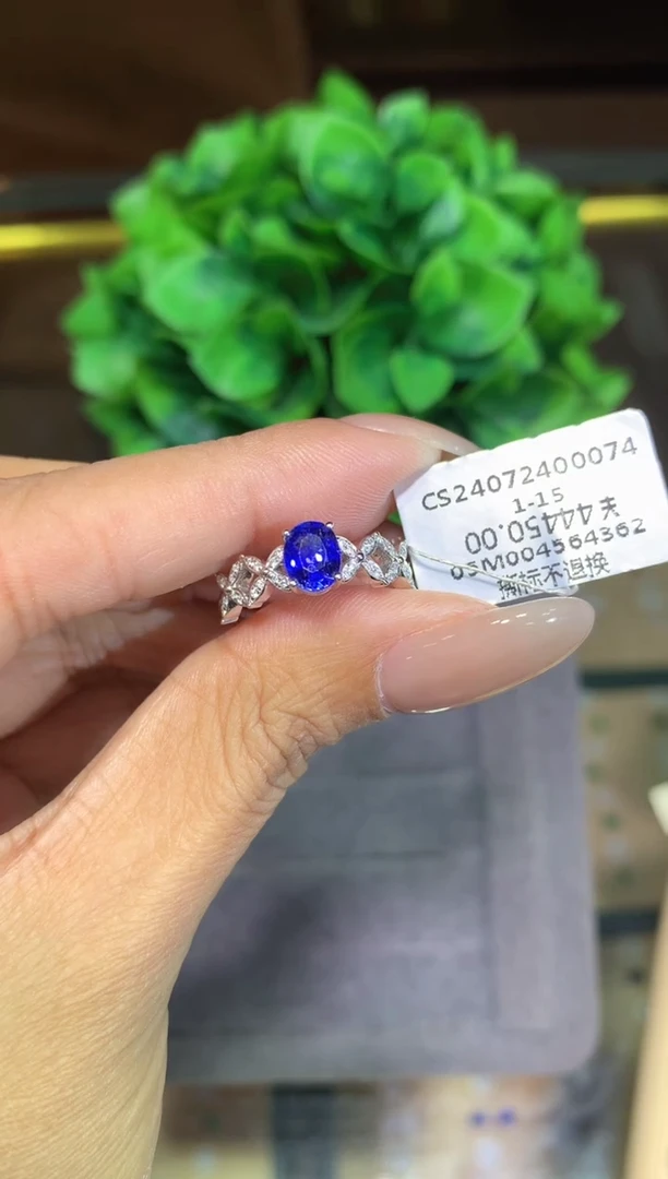 戒指蓝宝石18K金镶嵌1.1ct