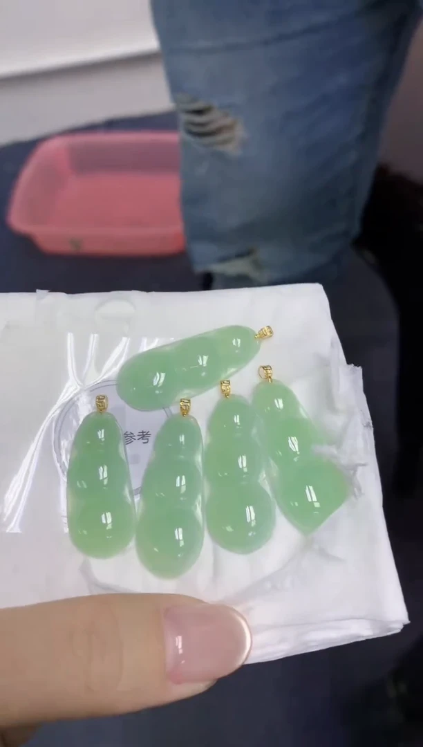 颈饰18K金镶嵌翡翠天然缅甸翡翠A货多样性发一件