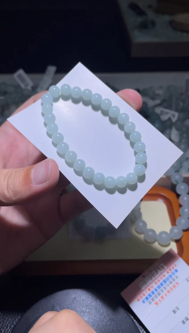 未镶嵌手链翡翠像****?珠串