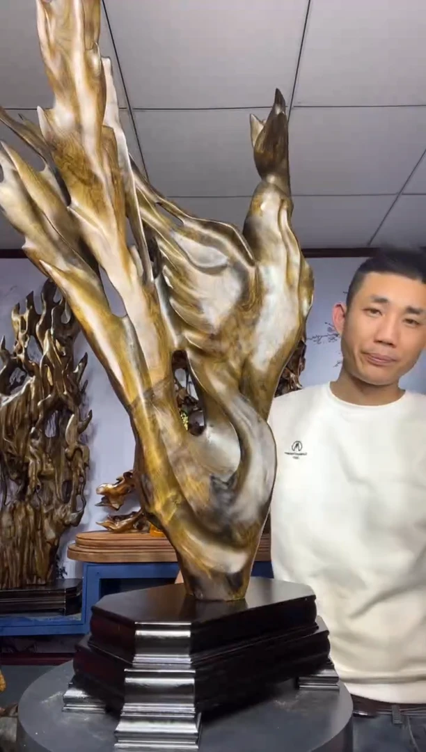 阴沉木木雕款思**达金丝楠木工艺品摆件