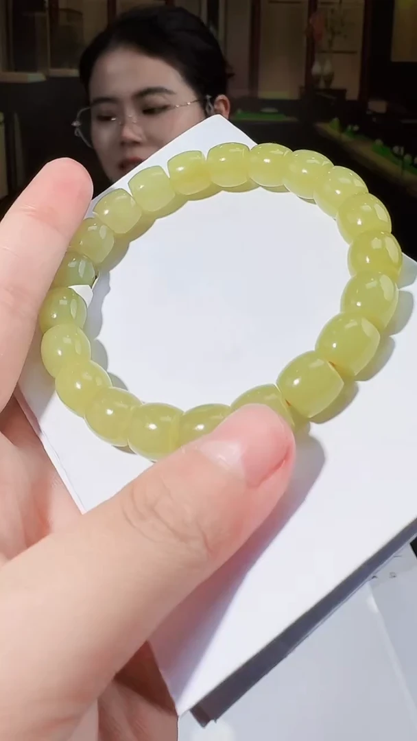 定制和田玉玉润名家天然和田玉（拍一发一）