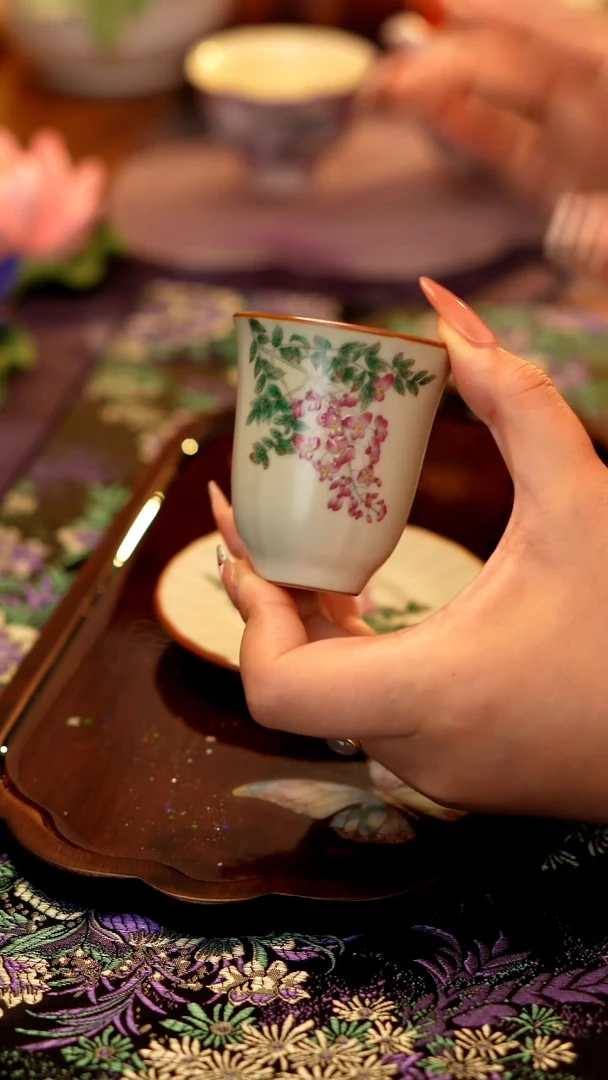 紫藤花闻香杯·······