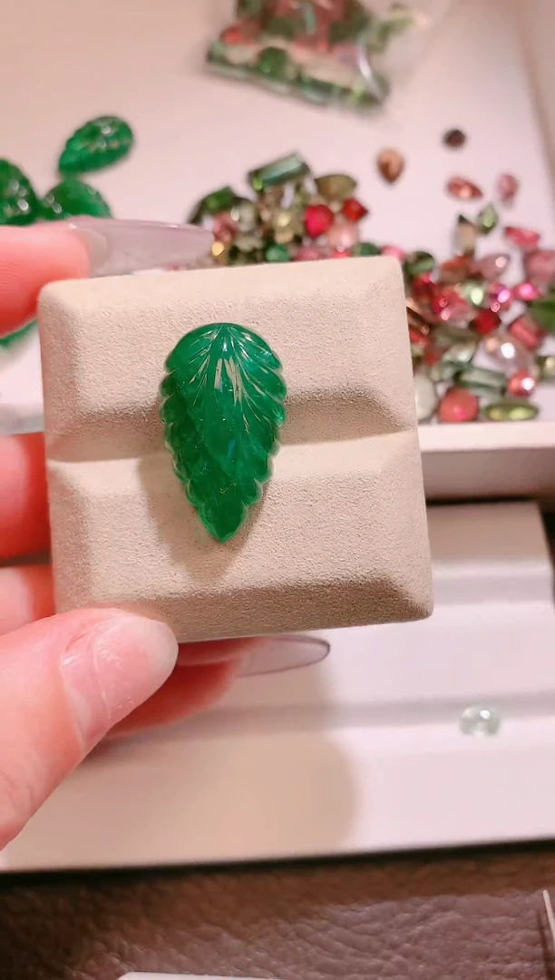 裸石祖母绿21.9CT