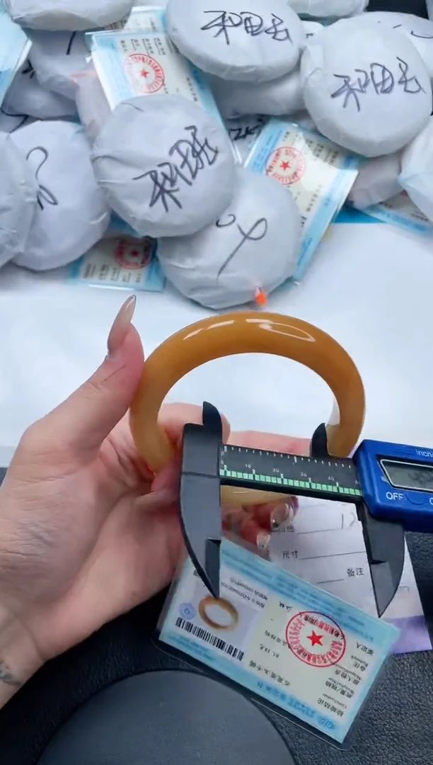 石英质玉手镯未镶嵌11V266-65