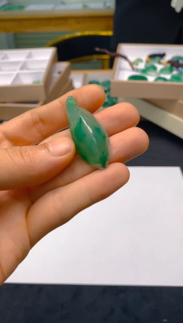 【闪购商品】石英质玉颈饰未镶嵌冰美人非洲翠92
