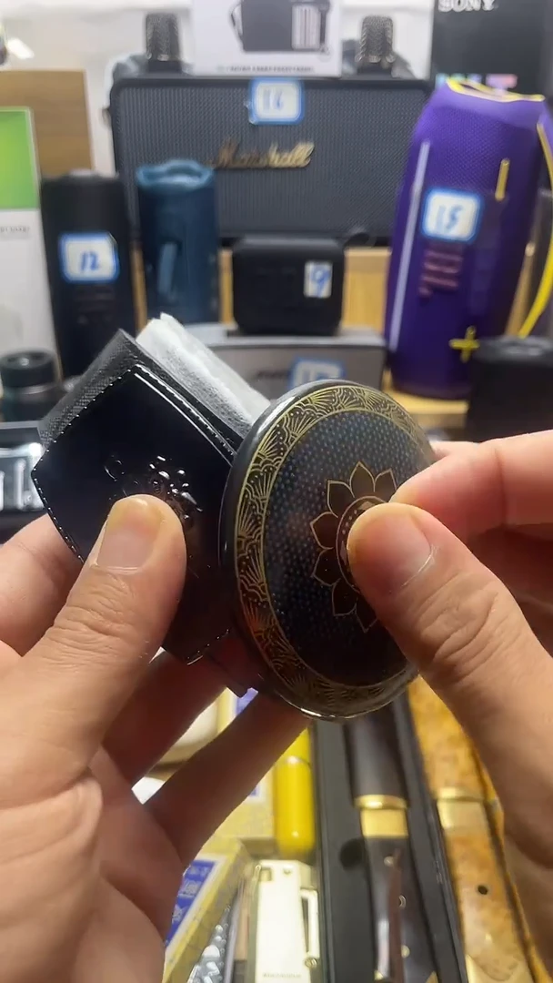 瓷片闪购商品 如图所示