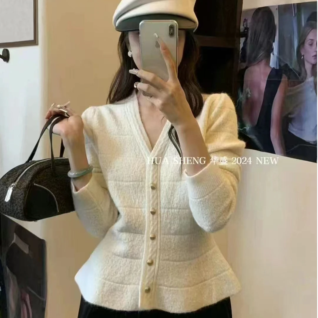 法式泡泡袖珍珠扣针织开衫女秋冬新款短款纯色V领荷叶边