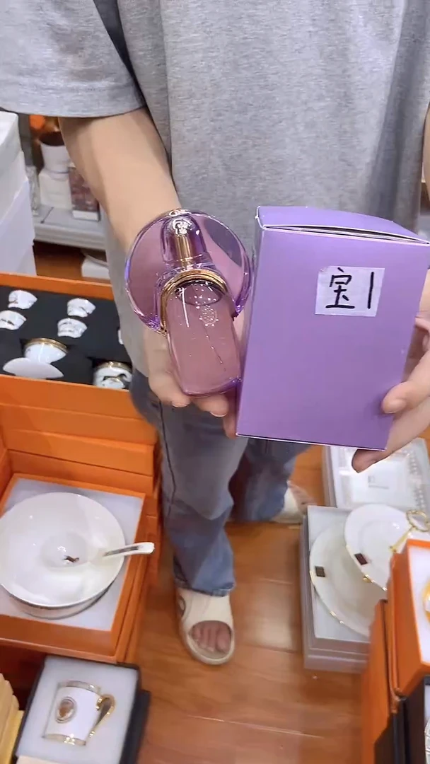 杯鸿辉家品牌瓷器，京东包邮！