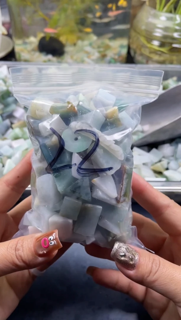 配石翡翠天然翡翠小号500克22