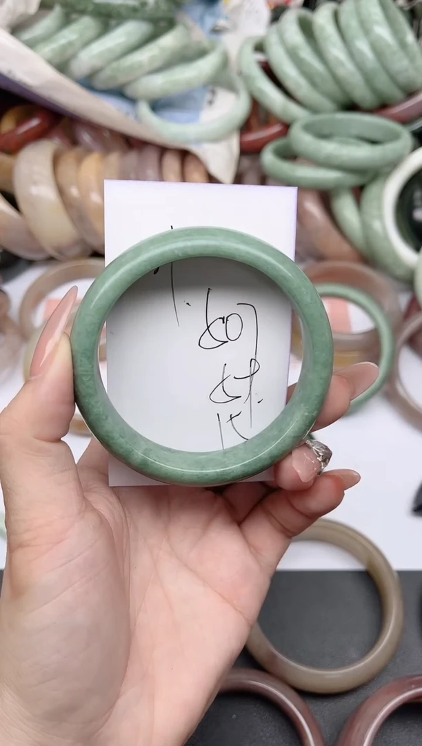 未镶嵌手镯石英质玉507