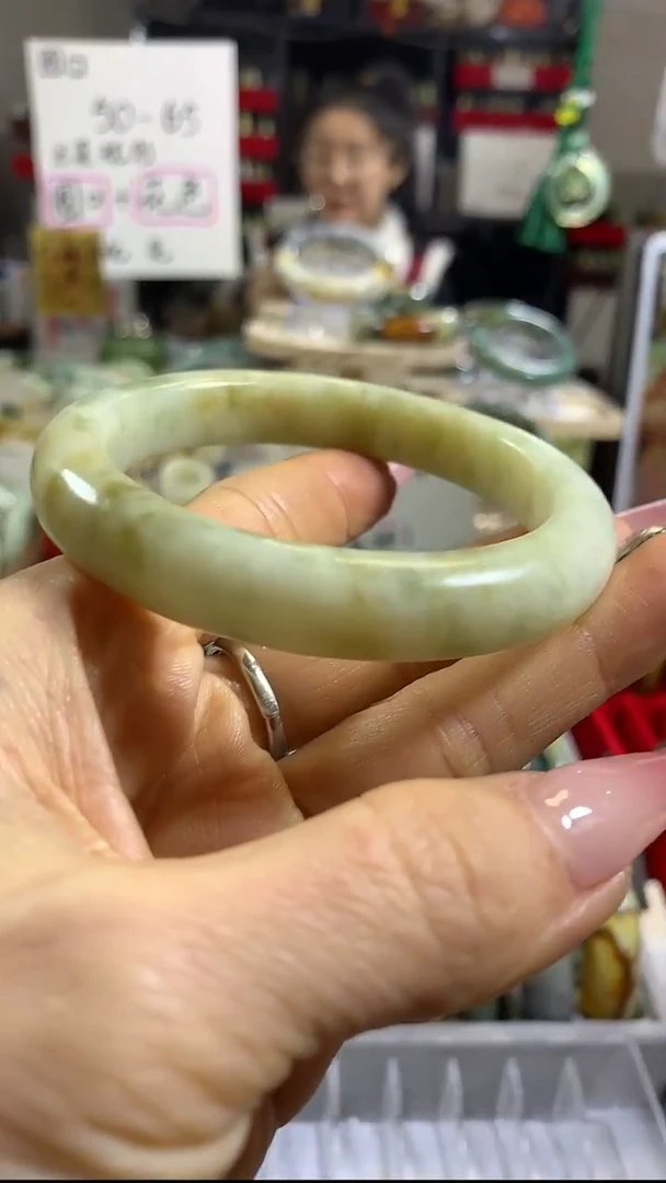 未镶嵌岫玉手镯4 57+ 包容
