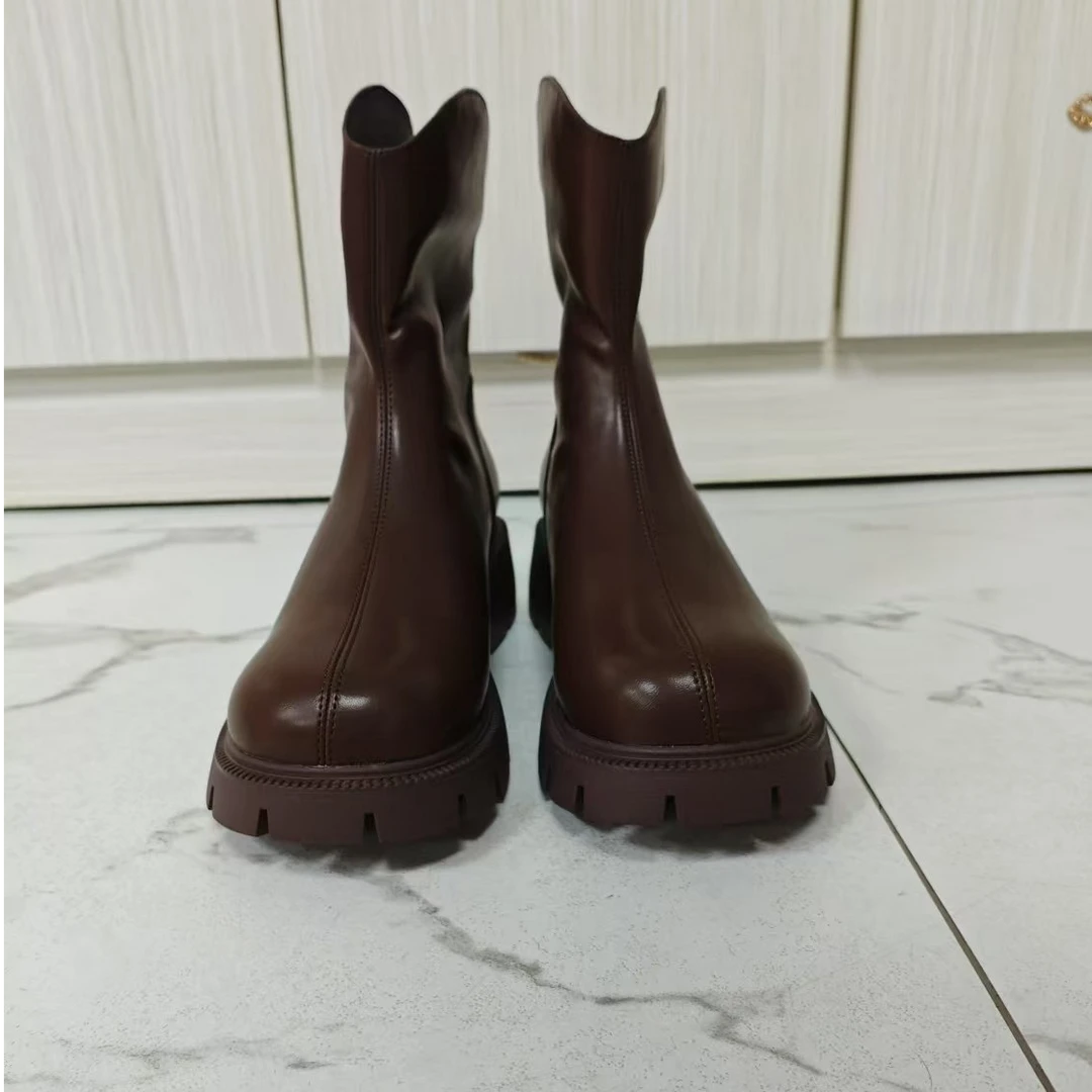 宽胖脚大码女鞋秋冬时尚短靴大筒围厚底胖妹妹圆头胖粗腿41-43