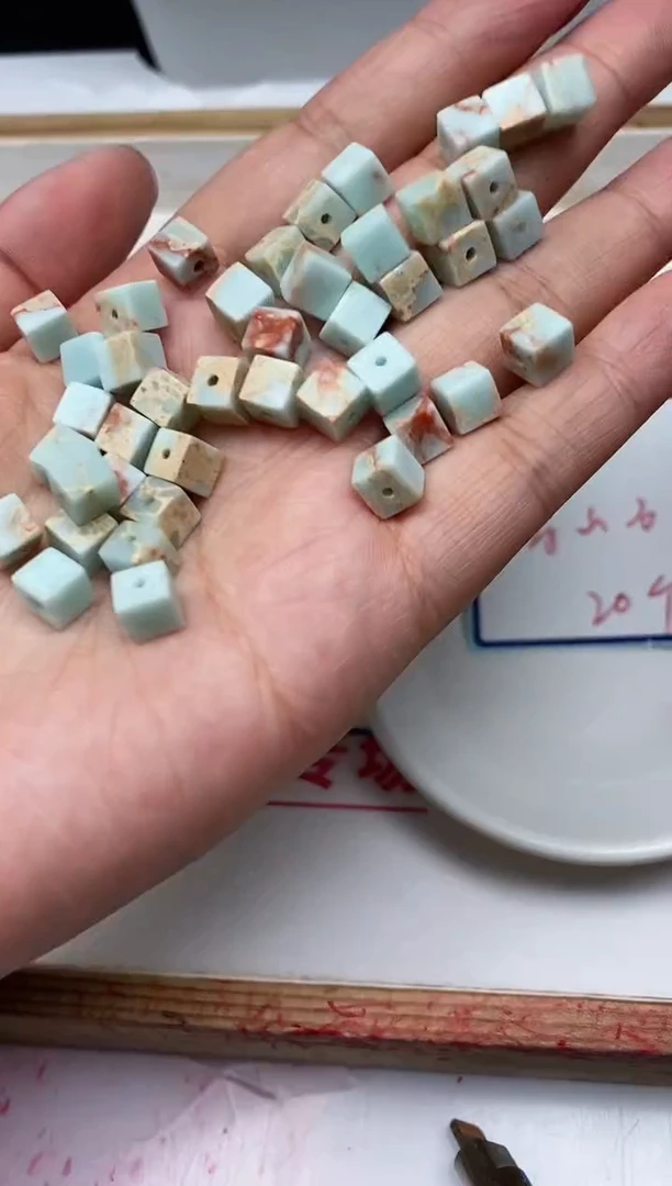 玛瑙/玉髓散珠未镶嵌B732 寿山 石 方糖 6*6mm20个8元