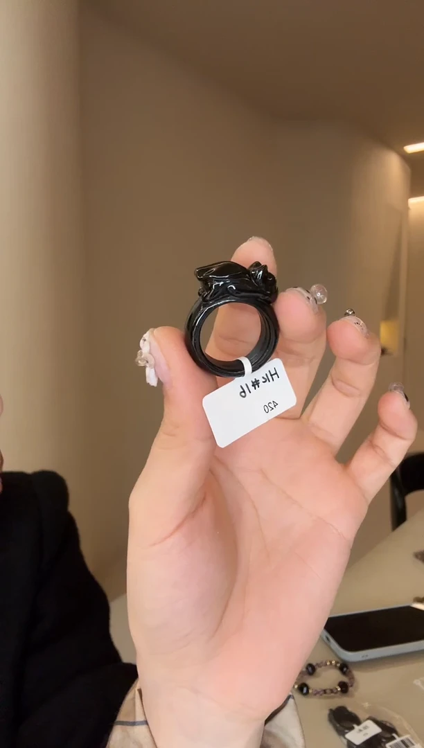 未镶嵌戒指和田玉16码黑青小狗