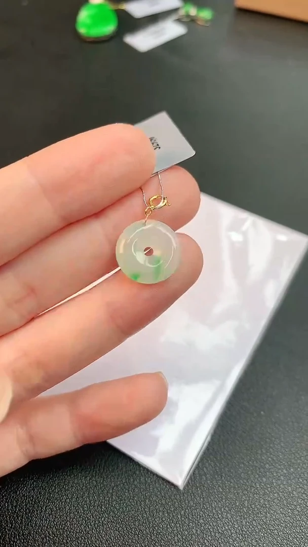 【闪购商品】翡翠颈饰18K金镶嵌赠礼盒证书 敏