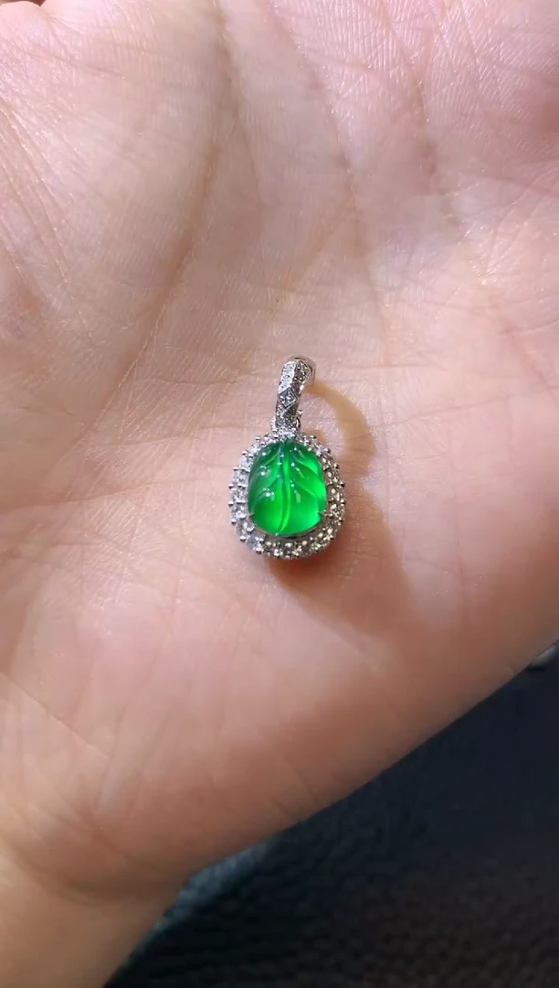 翡翠18K金镶嵌吊坠(不含链)D12（定制不退不换）多样性发一件