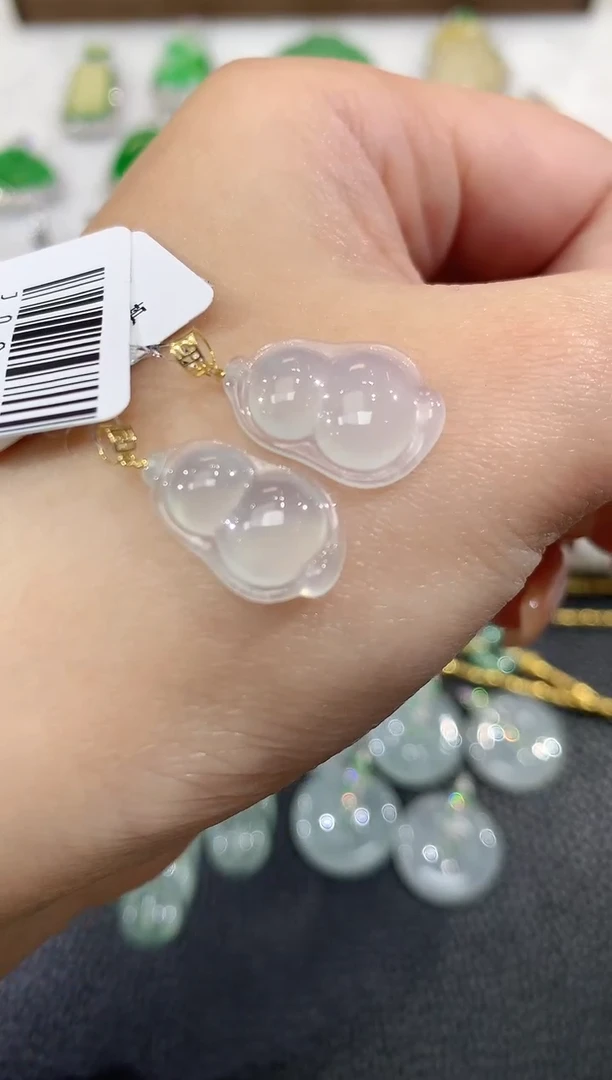 吊坠(不含链)18K金镶嵌翡翠A4 多样性发货一件