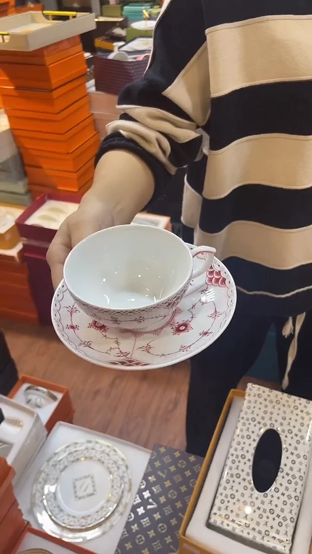 杯鸿辉家品牌瓷器，京东包邮！