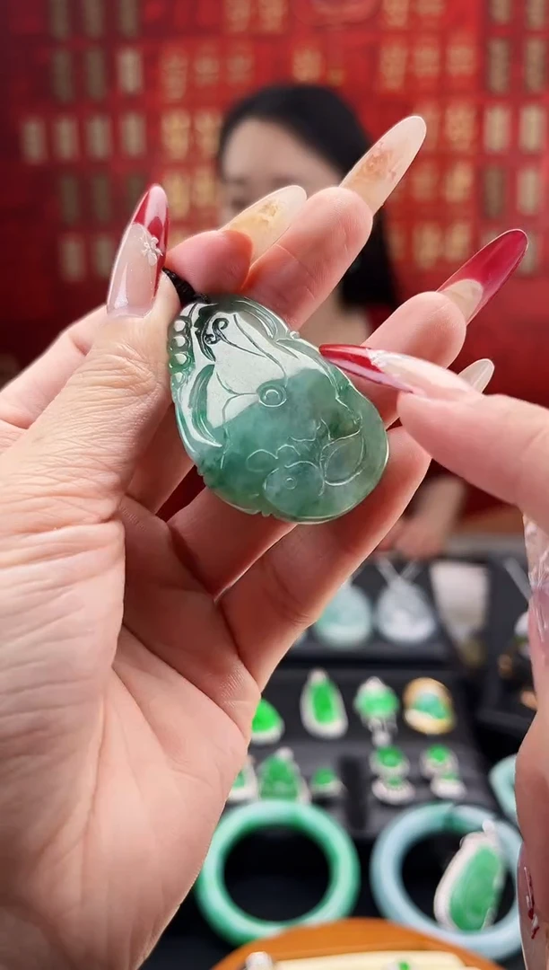 【闪购商品】翡翠颈饰未镶嵌吊坠