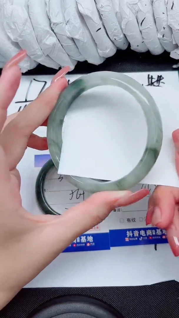 石英质玉手镯未镶嵌325-64