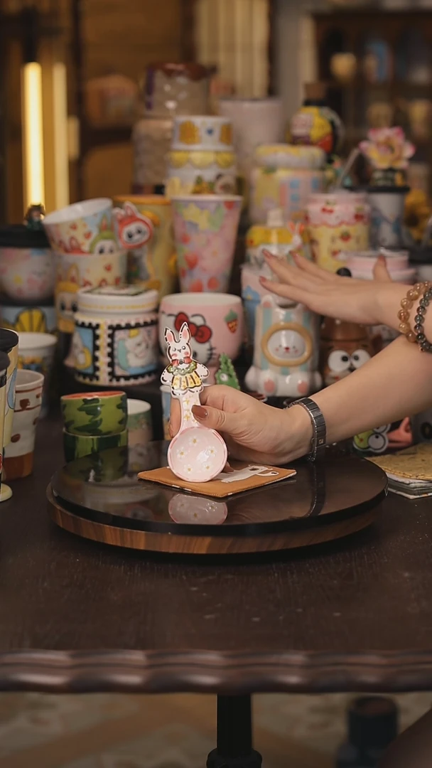 景德镇釉下彩绘设计师款式陶瓷