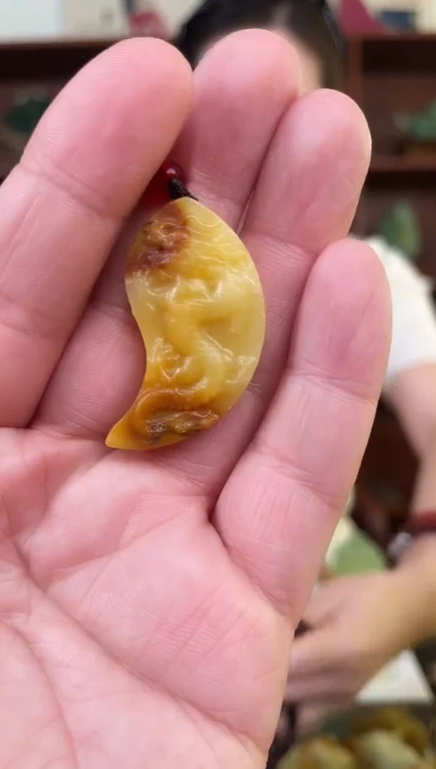 未镶嵌蛇纹石玉颈饰·