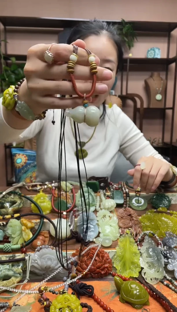 未镶嵌岫玉颈饰·8