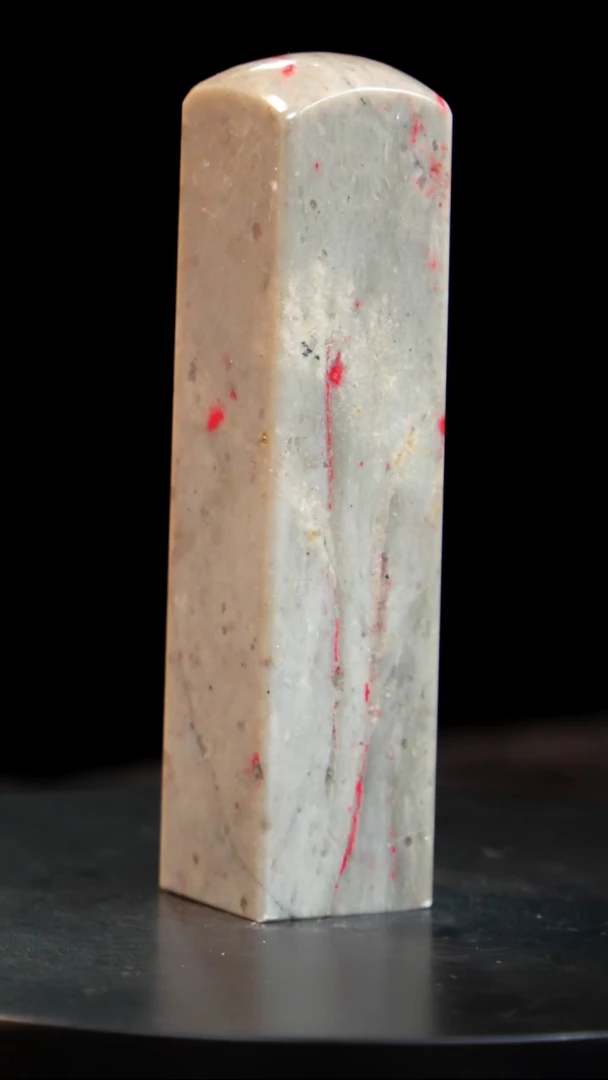 鸡血石梅花鸡血石