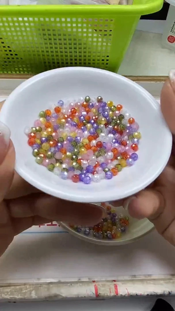 散珠天然锆石未镶嵌B2086彩锆石切面4mm30颗6.8元