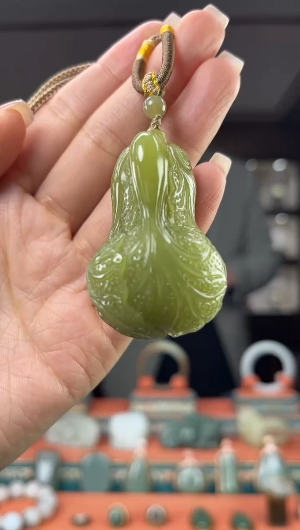 颈饰未镶嵌和田玉佩佩