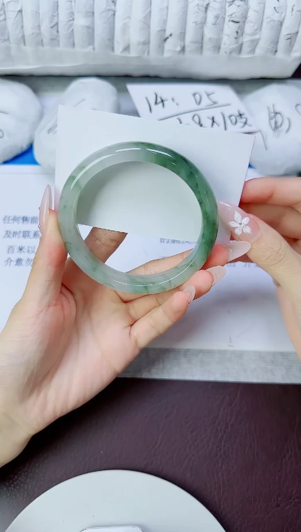 石英质玉手镯未镶嵌9/60.5