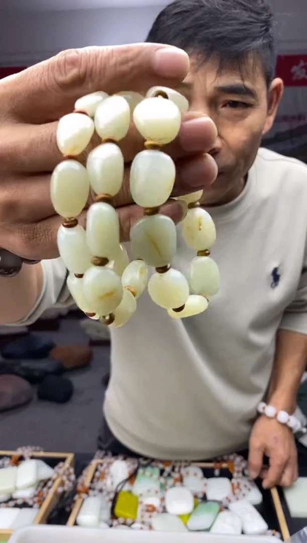 天然玉石未镶嵌手串随机发一个