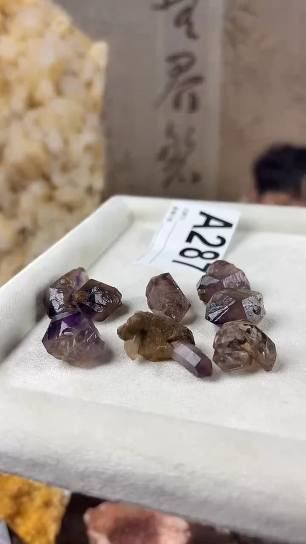 【闪购商品】水晶摆件未镶嵌超七多样性发一个  287