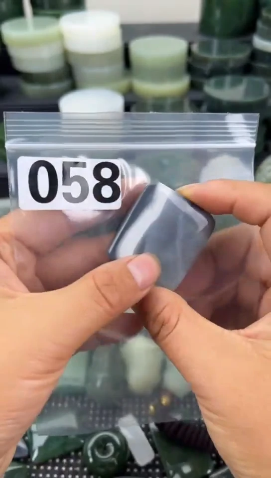 和田玉未镶嵌珠宝半成品牌子