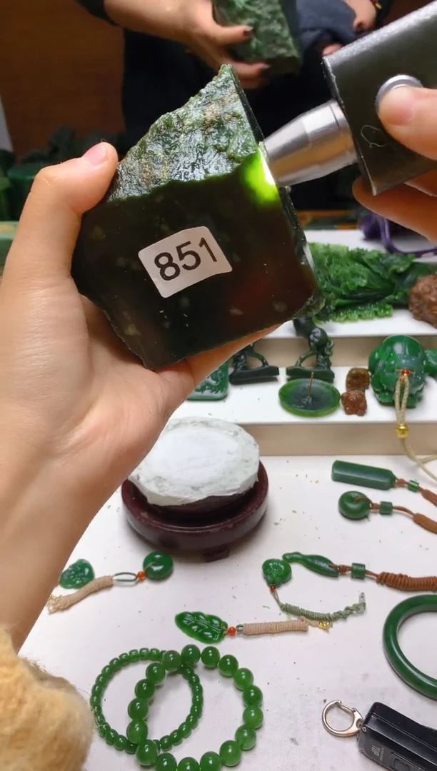 未镶嵌和田玉珠宝半成品1