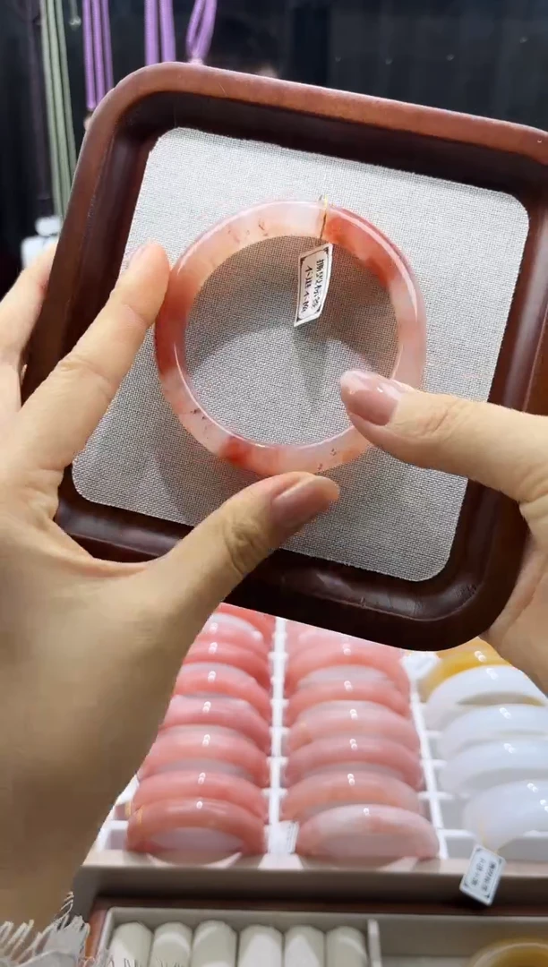 未镶嵌手镯石英质玉（金丝玉）桃花酿手镯57+