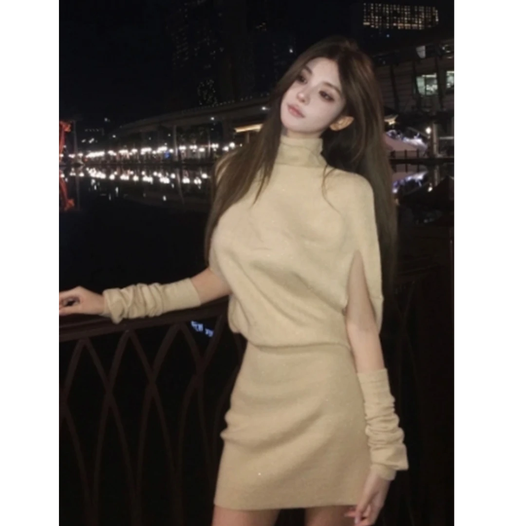 辣妹气质斗篷型针织高领带袖套连衣裙女秋冬小众不撞款收腰包臀裙