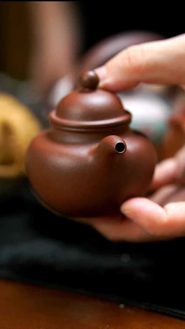 茶壶紫砂紫泥掇球小壶