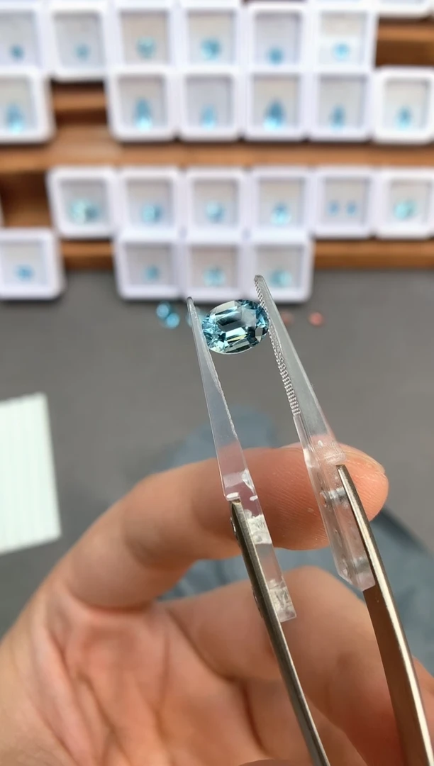 未镶嵌裸石定制海蓝宝石1.31ct 圣玛