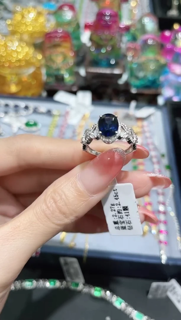 戒指蓝宝石18K金镶嵌戒指