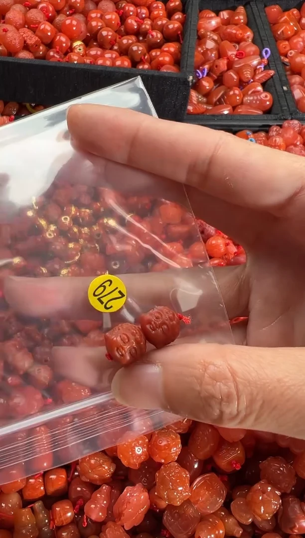 【闪购商品】南红玛瑙颈饰未镶嵌1