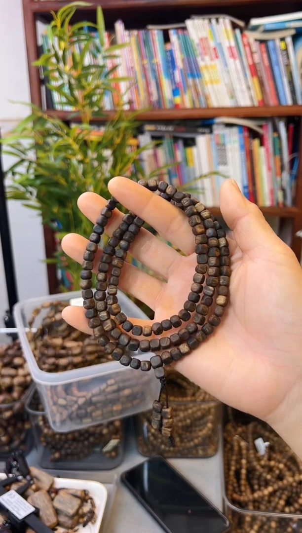 【闪购商品】沉香手串棋楠沉水方珠多圈