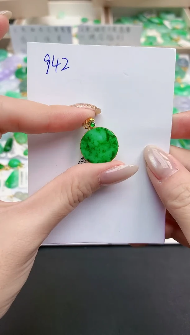 颈饰18K金镶嵌翡翠天然缅甸A货翡翠